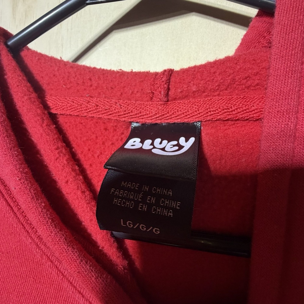 Bluey Adult Large Red Smoochy Kiss Hoodie Bandit Chilli Bingo Graphic Pullover - Picture 6 of 9